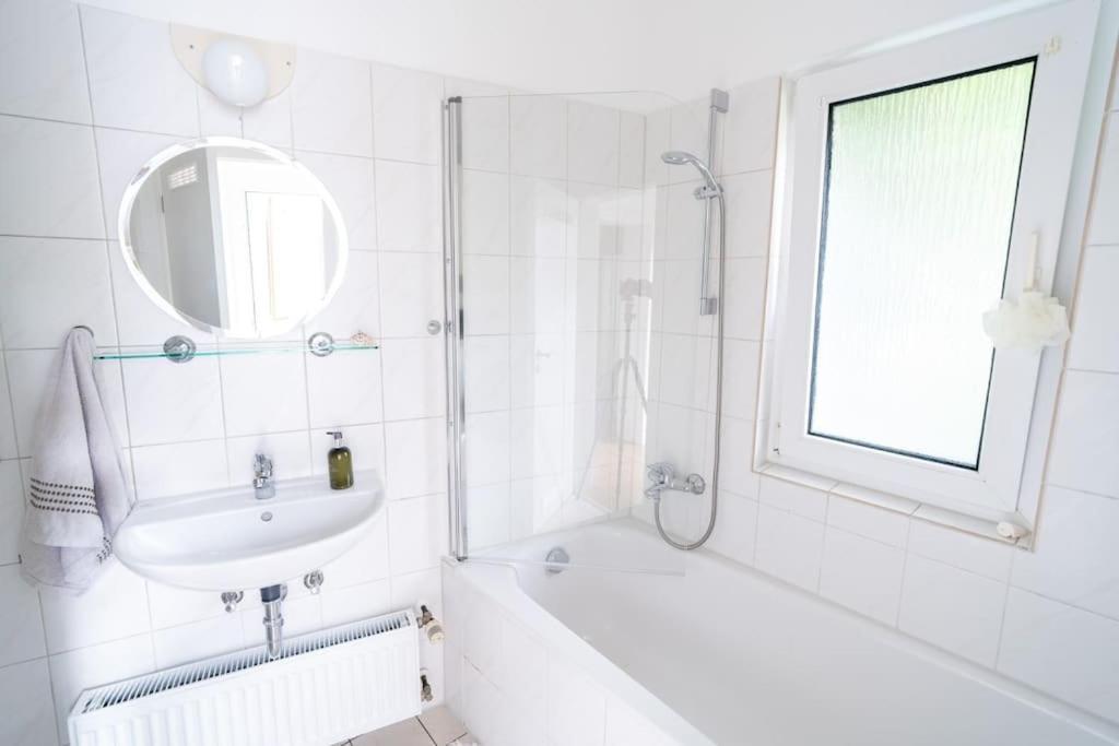 Wohnung Naehe Stadtzentrum Mit Wohnzimmer Und Kueche Koblenz  Dış mekan fotoğraf